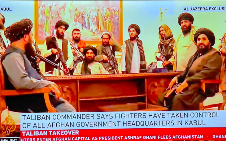 Video Taliban ăn mừng chiến thắng trong dinh tổng thống Afghanistan