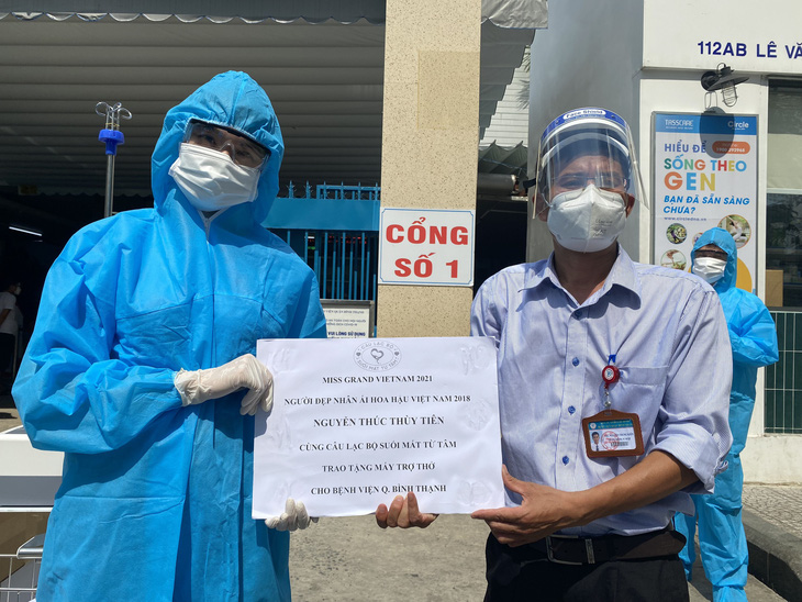 Hương Giang tặng đồng hồ đấu giá 900 triệu đồng, Thùy Tiên mua máy trợ thở cho bệnh viện - Ảnh 4.