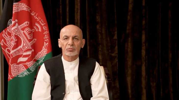 Tổng thống lưu vong Afghanistan phủ nhận bỏ trốn với xe tiền, thề sẽ quay lại đấu tranh - Ảnh 1.