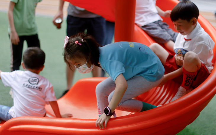 Trung Quốc tặng tiền, thêm ngày nghỉ để khuyến khích người dân sinh con thứ 3