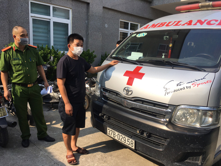 Thuê xe cứu thương từ Nghệ An thông chốt vào Hà Nội để làm thủ tục du học Hàn Quốc - Ảnh 2.