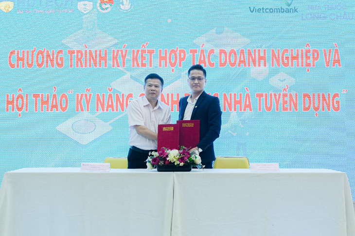 Sinh viên ngành Dược hoàn thiện chuyên môn từ hệ thống hiện đại - Ảnh 4.