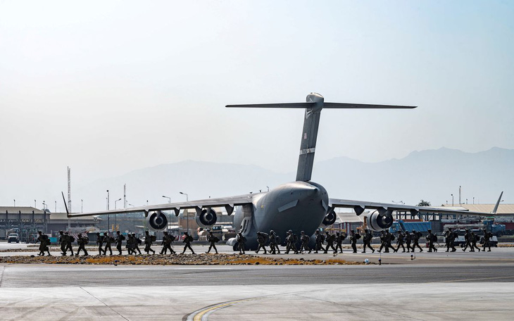 Mỹ huy động 18 máy bay thương mại để sơ tán dân từ Afghanistan