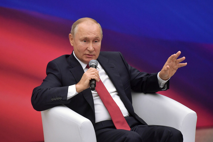 Ông Putin chỉ trích ý định đưa người tị nạn Afghanistan tới gần Nga - Ảnh 1.