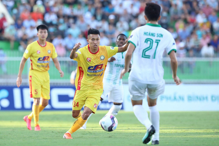Bóng đá chuyên nghiệp Việt Nam lên kế hoạch thi đấu trở lại ngày 17-2-2022 - Ảnh 1.