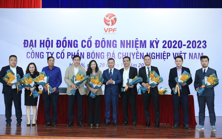 Mới bỏ phiếu bầu lãnh đạo VPF 9 tháng, các CLB đòi thay ngay