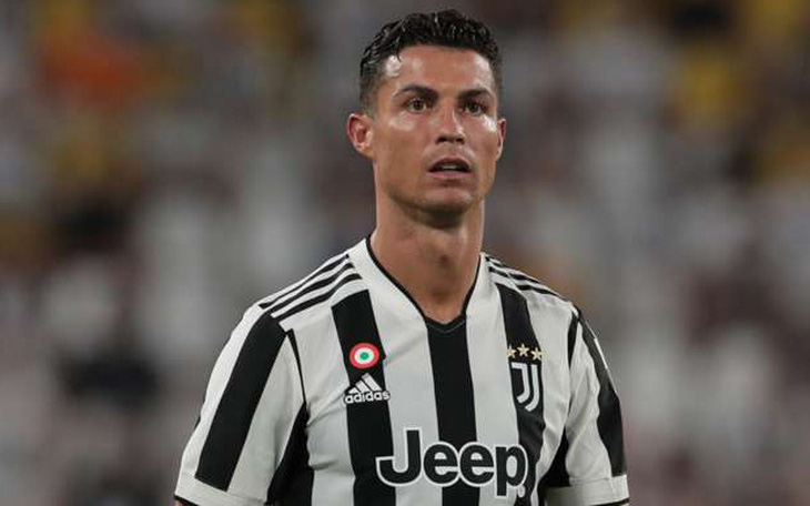 Ronaldo chia tay đồng đội ở Juventus, sắp cập bến Man United?