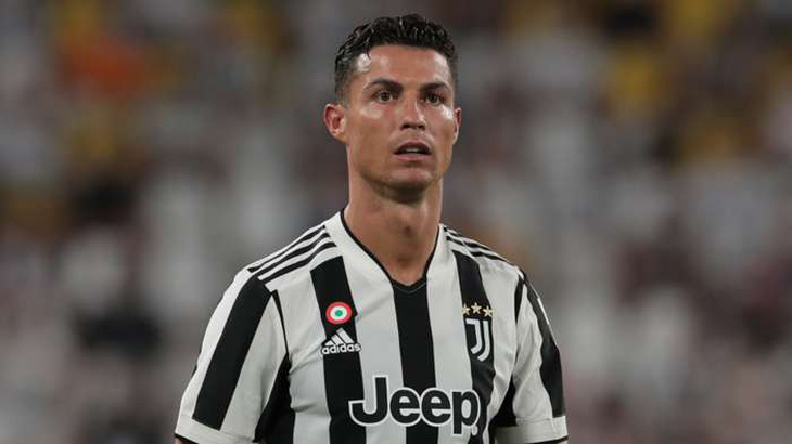 Ronaldo chia tay đồng đội ở Juventus, sắp cập bến Man United? - Ảnh 1.
