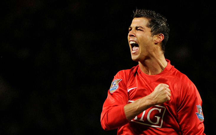 Ronaldo ra mắt Manchester United sau 2 tuần nữa