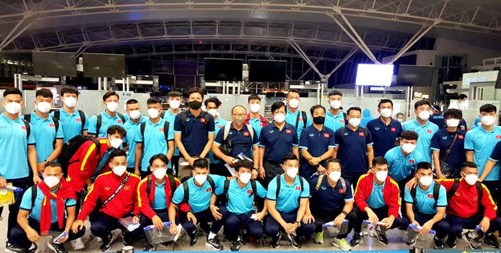 Đội tuyển Việt Nam lên đường đến Saudi Arabia, chủ nhà bố trí máy bay riêng đón từ Qatar - Ảnh 4.