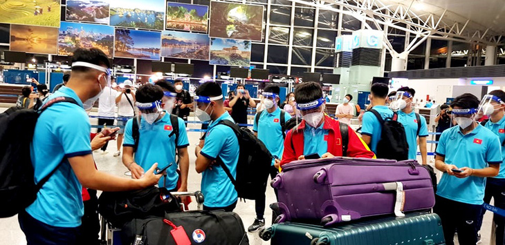 Đội tuyển Việt Nam lên đường đến Saudi Arabia, chủ nhà bố trí máy bay riêng đón từ Qatar - Ảnh 2.