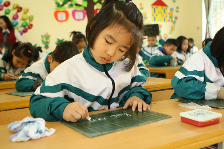 Thủ tướng Phạm Minh Chính: Ở đâu có học sinh, ở đó phải có giáo viên - Ảnh 1.