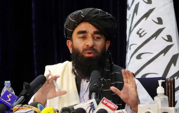 Taliban chỉ trích Mỹ không kích, chuẩn bị thành lập nội các mới tại Afghanistan - Ảnh 1.