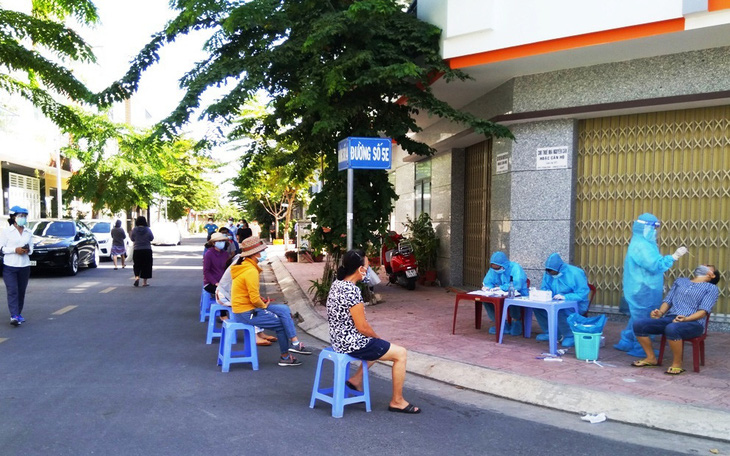 Từ 15h chiều nay, người dân Nha Trang phải ở nhà để xét nghiệm hỏa tốc