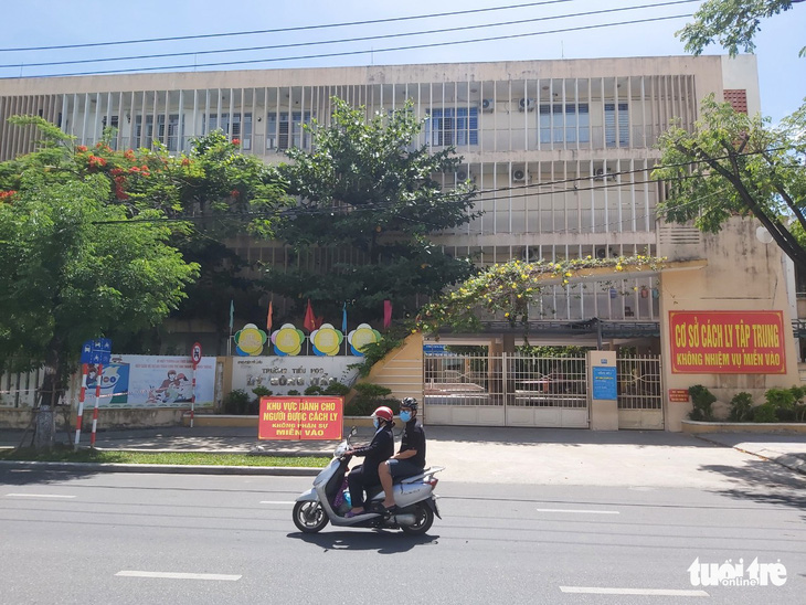 Đà Nẵng: Năm học mới cận kề, nhiều học sinh chưa có sách, đồ dùng học tập - Ảnh 1.