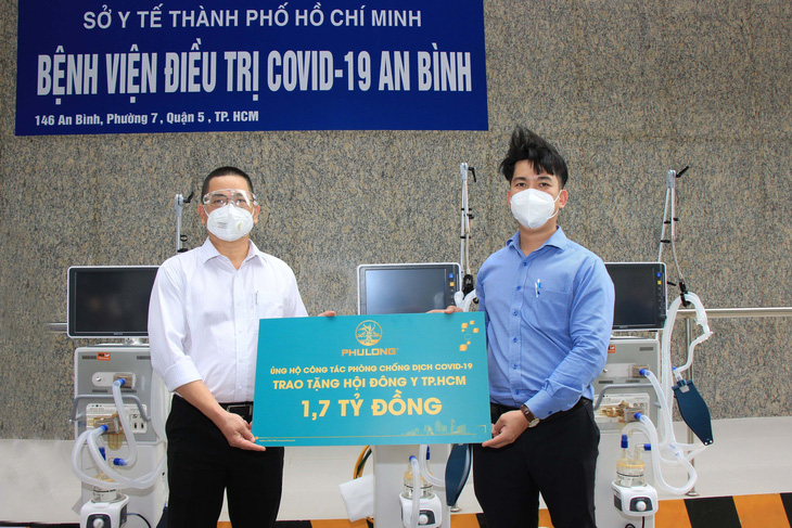 Doanh nghiệp tặng máy thở cho bệnh viện giữa lúc TP.HCM căng sức chống dịch - Ảnh 4.