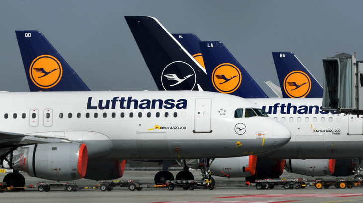 Lufthansa chuyển ghế trống thành giường nằm thu phí - Ảnh 1.