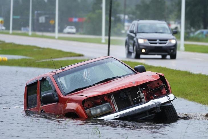 Bão Ida nhấn chìm bờ biển bang Louisiana - Ảnh 6.