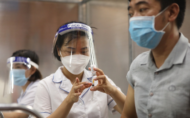 Hàng loạt F1 ở Hà Nội thành bệnh nhân COVID-19 - F0