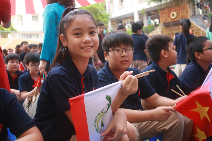 Học sinh Hà Nội tựu trường sớm nhất vào ngày 1-9 - Ảnh 1.
