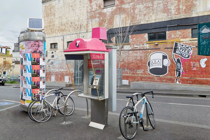 Australia miễn phí cước nội địa cho người sử dụng bốt điện thoại công cộng - Ảnh 1.