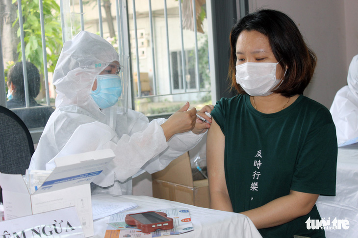 Trong tháng 8, Đồng Nai tiêm vắc xin cho 26,3% lao động tại 7 địa phương ‘nguy cơ cao’ - Ảnh 1.