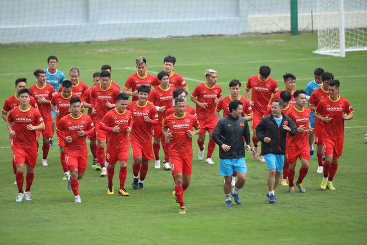 Toàn bộ đội tuyển Việt Nam âm tính với COVID-19, bắt đầu tập luyện từ chiều 5-8 - Ảnh 1.