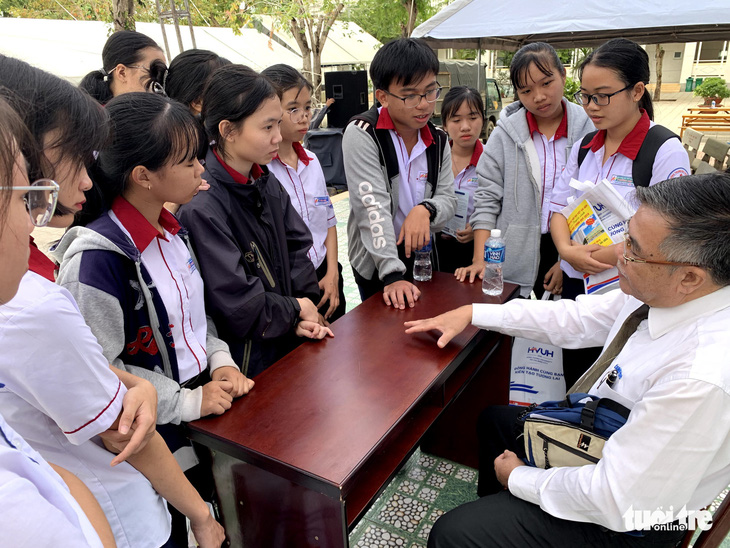 ĐH Nông lâm TP.HCM nhận hồ sơ xét tuyển từ 16-21 điểm - Ảnh 1.