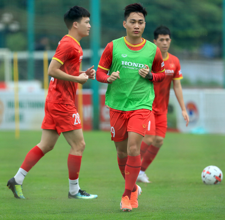 Tuấn Anh trở lại tập luyện cùng đội tuyển Việt Nam - Ảnh 2.