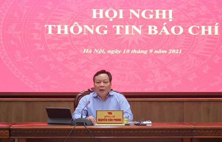 Phó bí thư Thành ủy Hà Nội: Không thể giãn cách, phong tỏa mãi - Ảnh 1.