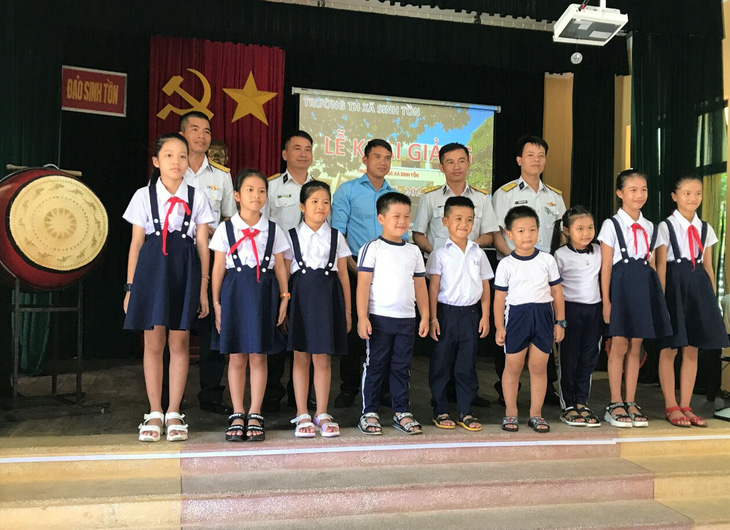 3 trường ở huyện đảo Trường Sa khai giảng năm học mới - Ảnh 2.