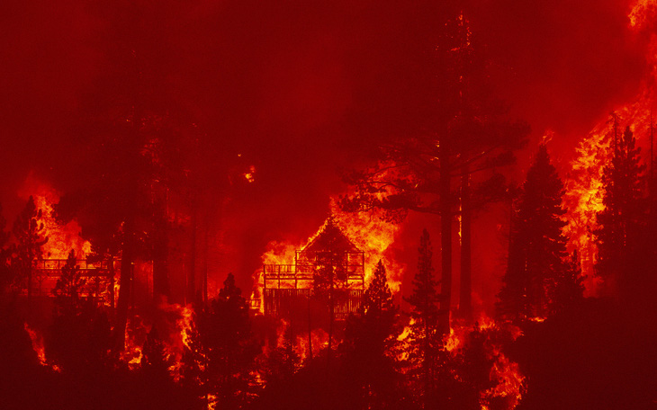 California kích hoạt luật thời chiến để ứng phó cháy rừng