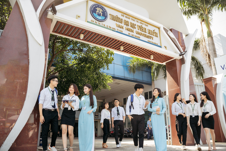 Mở ‘cánh cửa muôn màu’ tiếp sức sinh viên khó khăn học đại học - Ảnh 2.