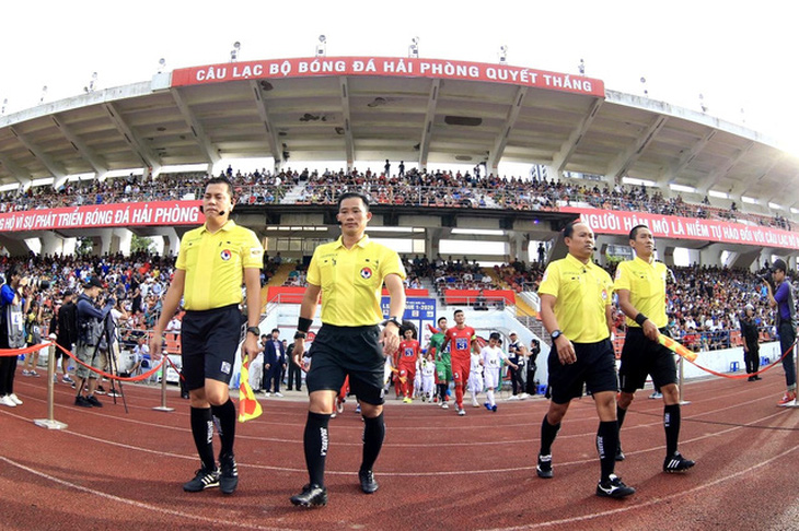 Sân Lạch Tray khó có thể tổ chức vòng loại World Cup 2022 - Ảnh 1.