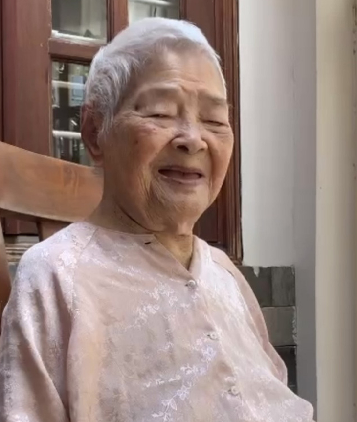 TP.HCM: Cụ bà 110 tuổi hồi sinh ngoạn mục sau 9 ngày điều trị COVID-19 - Ảnh 2.