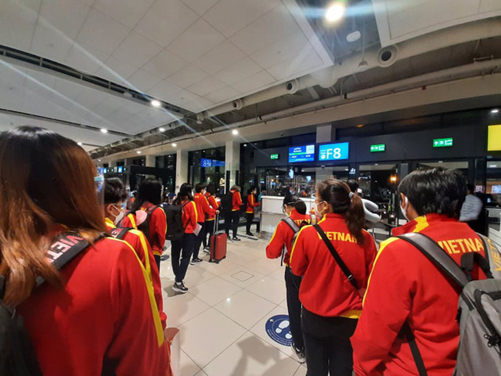 Đội tuyển nữ Việt Nam đã đặt chân đến Tajikistan, sẵn sàng cho vòng loại nữ châu Á 2022 - Ảnh 1.