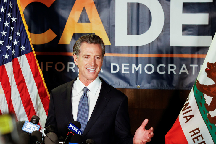 Thống đốc Newsom: California có tỉ lệ nhiễm COVID-19 thấp nhất Mỹ - Ảnh 1.