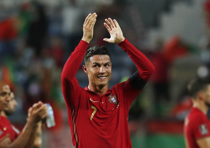 Ronaldo ‘rất hạnh phúc’ sau khi phá kỷ lục ghi bàn của Ali Daei - Ảnh 1.