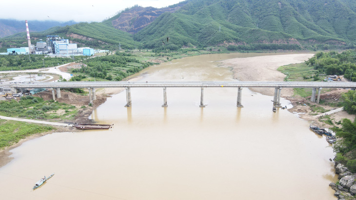 Thêm cây cầu Nông Sơn nối đôi bờ sông Thu Bồn - Ảnh 4.