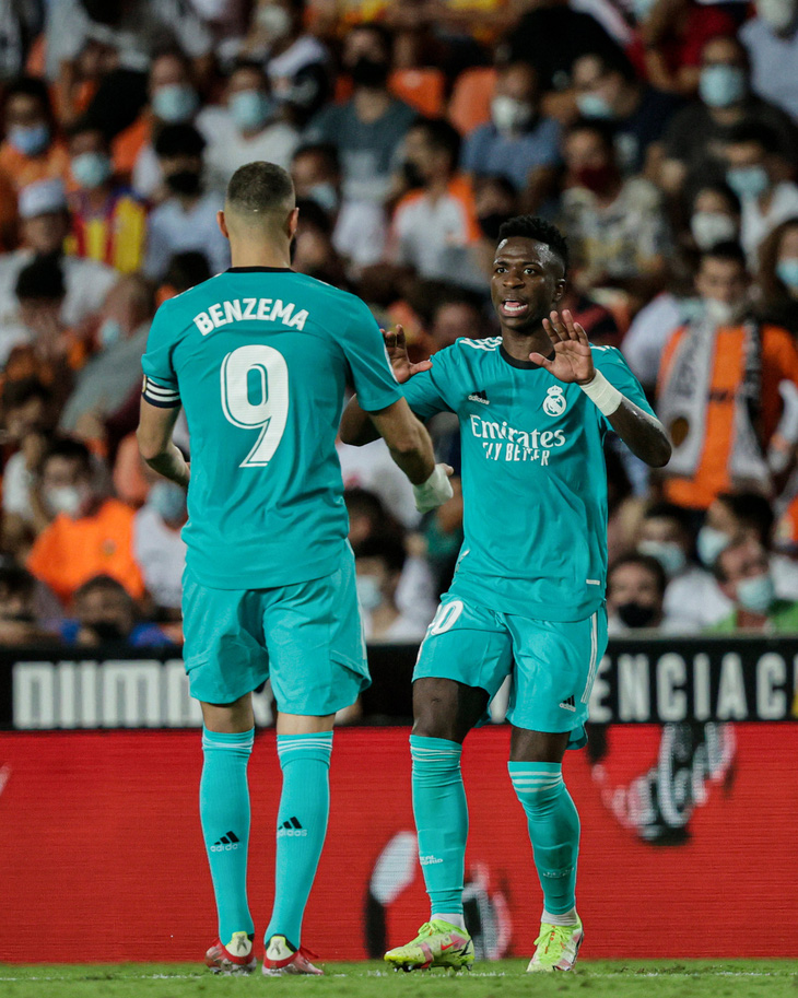 Ghi 2 bàn trong 3 phút cuối, Real Madrid lội ngược dòng ngoạn mục trước Valencia - Ảnh 1.