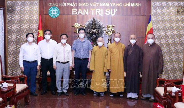 Giáo hội Phật giáo Việt Nam TP.HCM đã quyên tặng vật tư y tế, thiện nguyện… trị giá hơn 500 tỉ đồng - Ảnh 1.