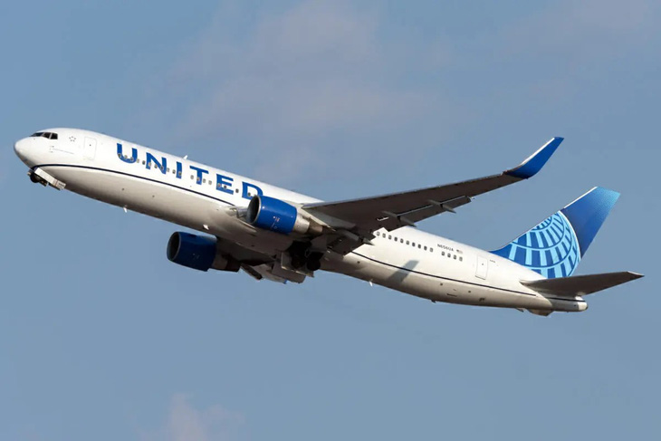 Làm ăn sinh tồn qua mùa dịch - Kỳ 2: Chuyển sang chở hàng, United Airlines sống khỏe mùa dịch - Ảnh 1.