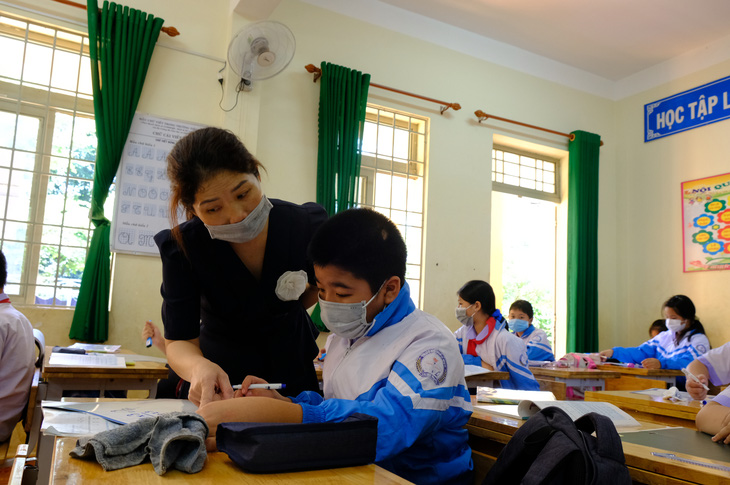 Hàng trăm trường học ở Đắk Nông mở cửa đón học sinh trở lại - Ảnh 2.
