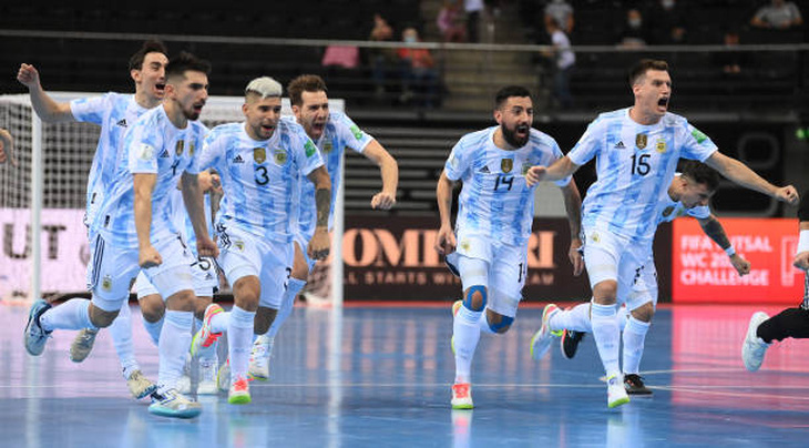 Cùng chật vật vượt qua tứ kết, Brazil chạm trán Argentina tại bán kết World Cup futsal - Ảnh 4.