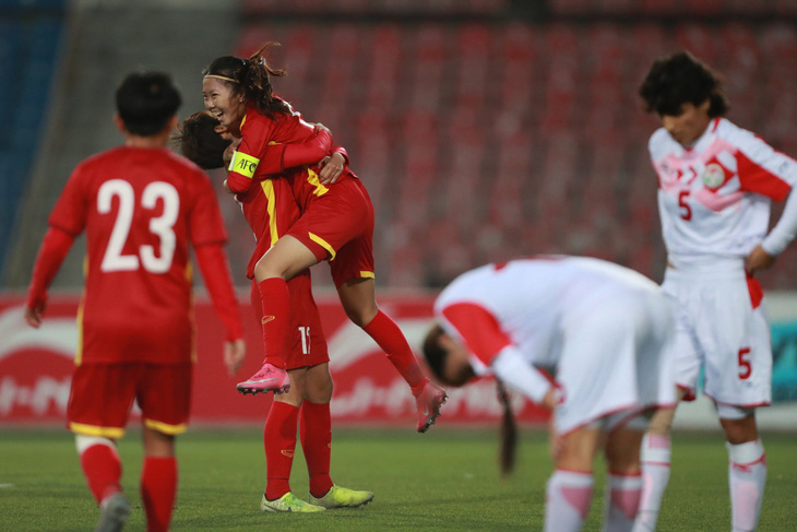 Đánh bại Tajikistan 7-0, tuyển nữ Việt Nam nhất bảng, giành vé dự Asian Cup 2022 - Ảnh 1.