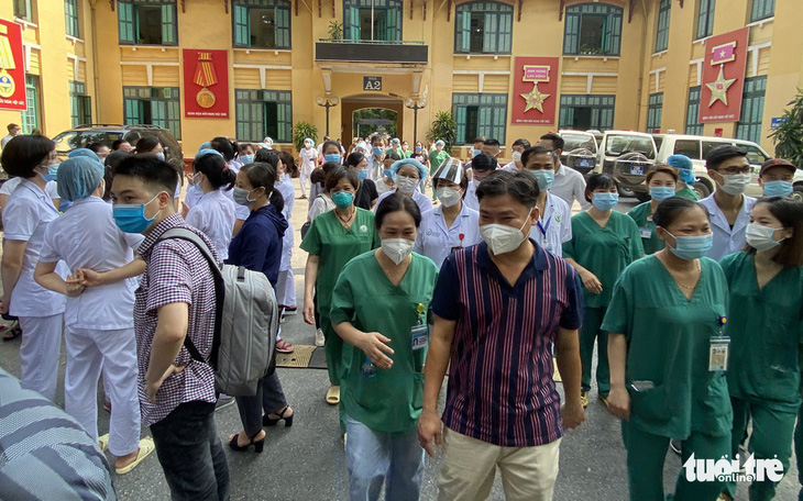 Hà Nội: Bệnh viện Việt Đức có ca COVID-19 mới, tạm phong tỏa tòa nhà với khoảng 1.400 người