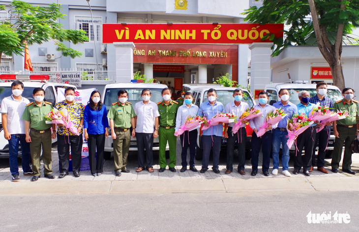 Công an Long Xuyên ra mắt mô hình Xe hỗ trợ y tế và cấp cứu người bị tai nạn giao thông - Ảnh 1.