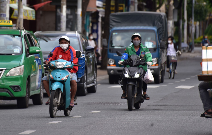 Đơn hàng mua chung giảm mạnh - Ảnh 1.