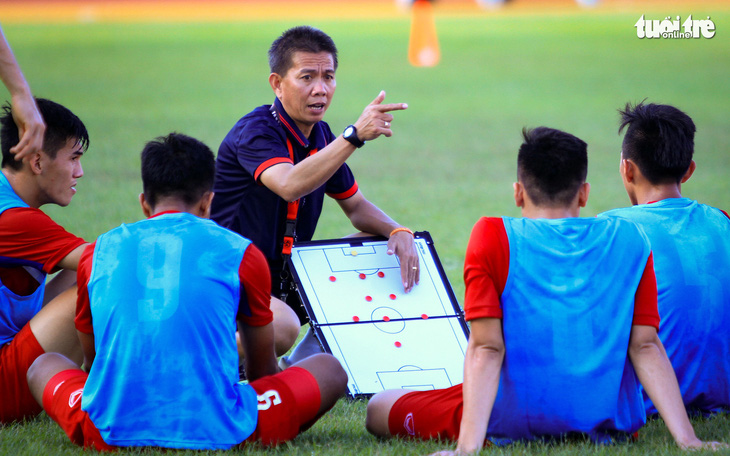 Cựu HLV trưởng U19 Việt Nam Hoàng Anh Tuấn: 