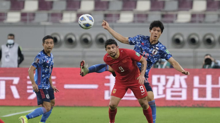 Dùng 4 cầu thủ nhập tịch, Trung Quốc vẫn thua Nhật Bản và tiếp tục đứng chót bảng - Ảnh 2.